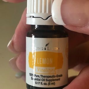 Essential oils pure 100% lemon diffuse inhale or dilute